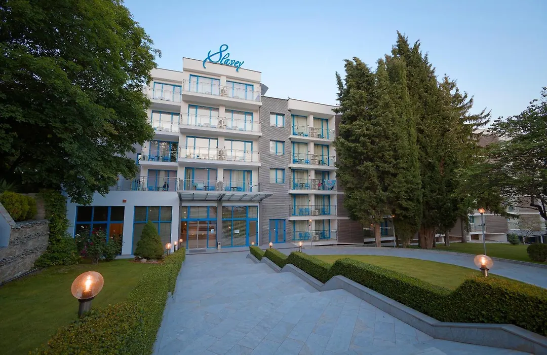 Hotel Slavey-1